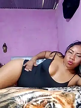 Snapshot of rosmery-navarro chatting on February 9, 7:30 pm rosmery-navarro online show from February 9, 7:30 pm