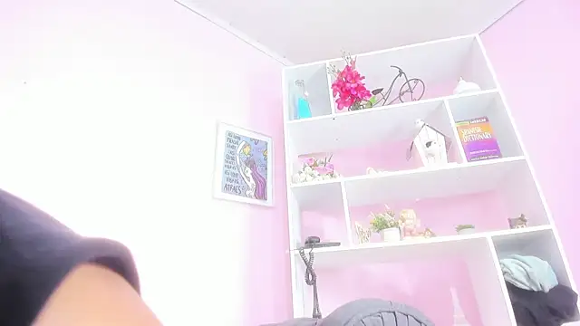 Snapshot of miss_soffi_ chatting on June 24, 12:15 pm miss soffi online show from June 24, 12:15 pm