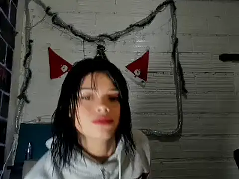 Snapshot of sarasandle chatting on January 6, 4:47 am sarasandle online show from January 6, 4:47 am