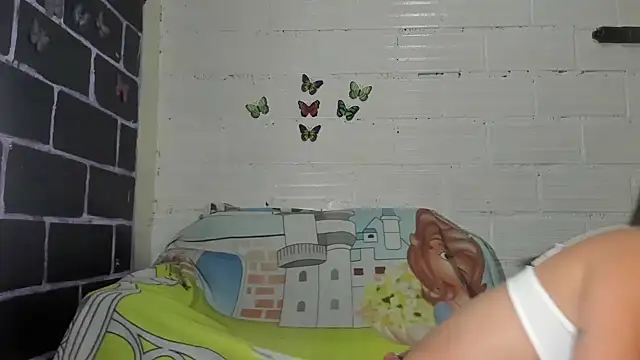 sarasandle online show from December 3, 2:34 am