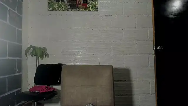 Snapshot of sarasandle chatting on March 22, 5:06 am sarasandle online show from March 22, 5:06 am
