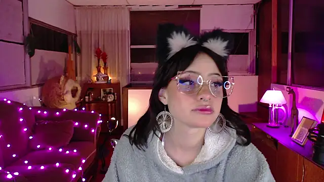 Snapshot of Aquamarinebubble chatting on October 29, 2:32 am Aquamarinebubble online show from October 29, 2:32 am