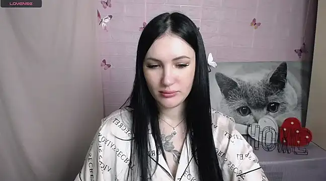 Snapshot of MisssShy_ chatting on January 11, 10:40 pm MisssShy online show from January 11, 10:40 pm