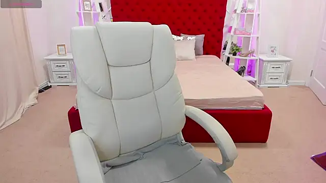 Kamilla Hot online show from April 25, 5:32 am