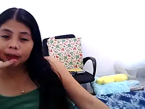 Snapshot of pinay_milfxx chatting on March 12, 1:08 pm pinay milfxx online show from March 12, 1:08 pm