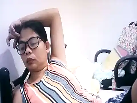 pinay milfxx online show from November 25, 4:35 am