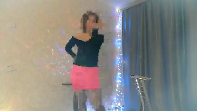 Snapshot of elenaza chatting on September 30, 7:53 pm elenaza online show from September 30, 7:53 pm