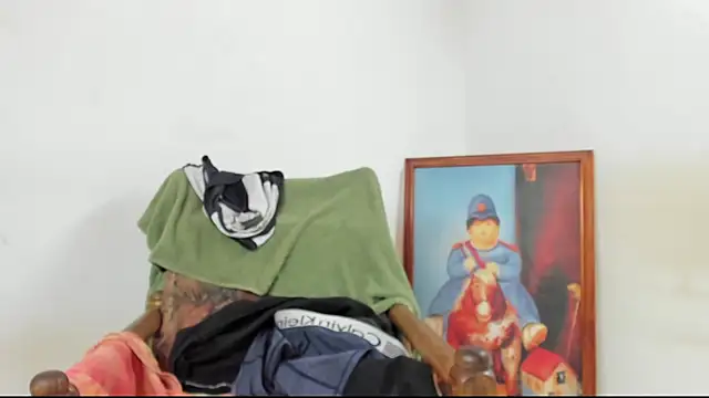 Black Master19cm online show from October 7, 9:49 pm