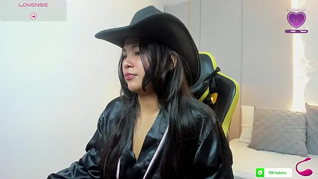 isabella florez online show from April 8, 2:02 am