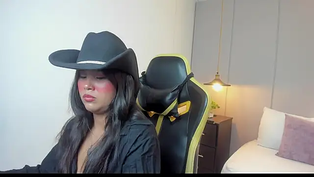 isabella florez online show from April 23, 1:56 am