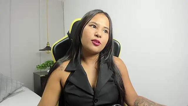 isabella florez online show from March 3, 12:01 pm