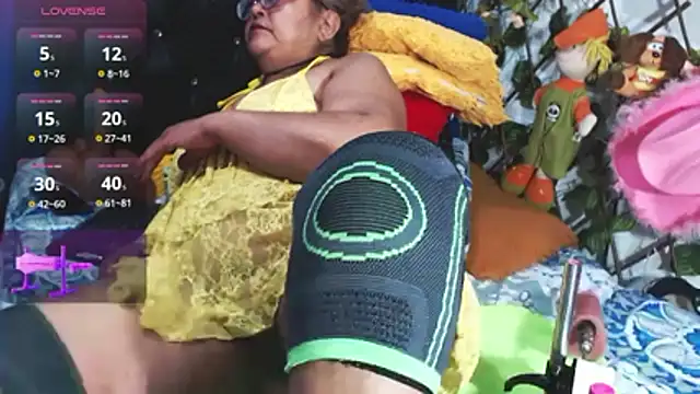 mature beautiful online show from March 14, 6:52 am