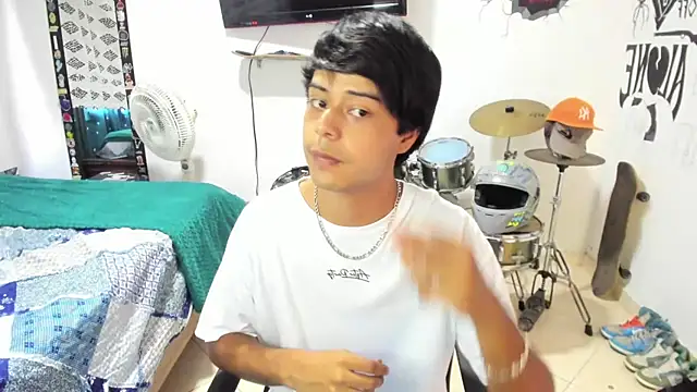 Snapshot of Zack_falcon chatting on March 4, 8:49 pm Zack falcon online show from March 4, 8:49 pm
