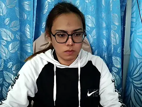 Your PrettyGirlxxx online show from February 18, 3:26 am