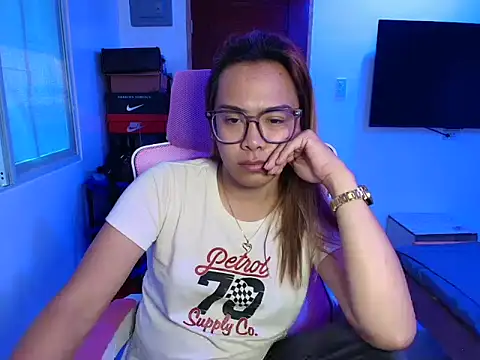 Your PrettyGirlxxx online show from February 20, 1:24 am