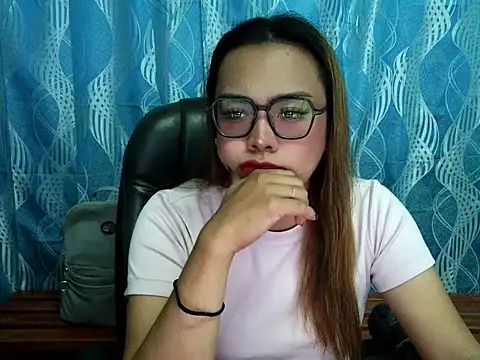 Snapshot of Your_PrettyGirlxxx chatting on September 24, 11:54 pm Your PrettyGirlxxx online show from September 24, 11:54 pm