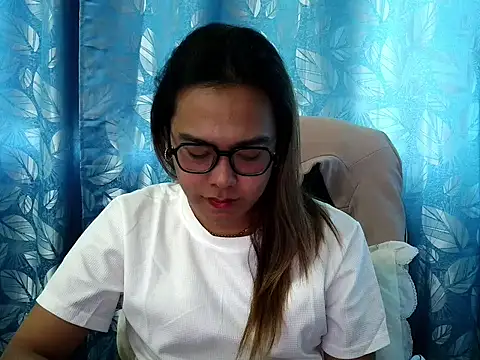 Your PrettyGirlxxx online show from November 6, 6:17 am