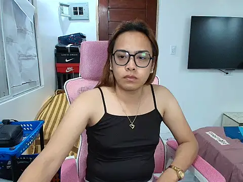 Your PrettyGirlxxx online show from February 16, 1:32 pm