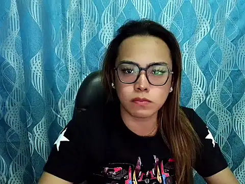 Snapshot of Your_PrettyGirlxxx chatting on September 9, 5:17 am Your PrettyGirlxxx online show from September 9, 5:17 am