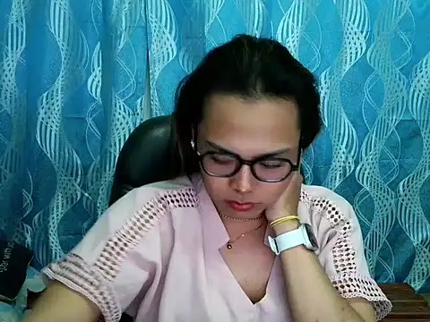 Snapshot of Your_PrettyGirlxxx chatting on September 18, 6:05 am Your PrettyGirlxxx online show from September 18, 6:05 am