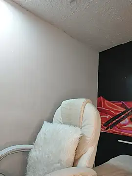 Hana    online show from March 21, 1:40 am