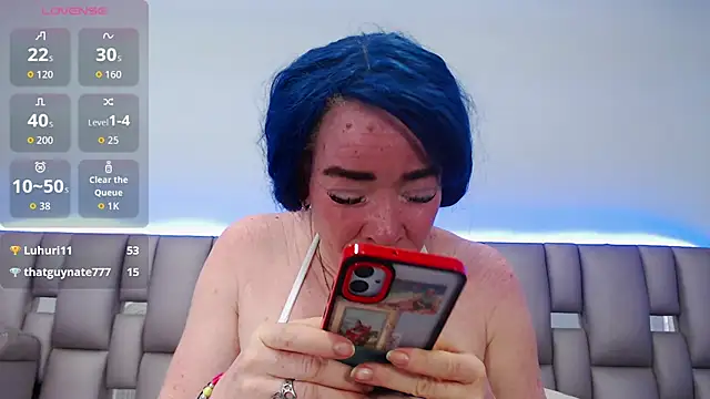 Kittywhiteass online show from January 18, 11:57 am