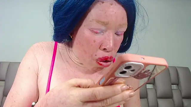 Kittywhiteass online show from September 28, 10:55 am