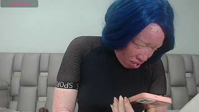 Kittywhiteass online show from October 11, 12:33 am