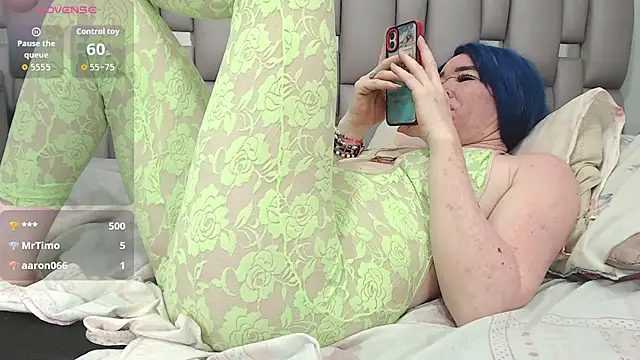 Kittywhiteass online show from January 11, 3:24 am