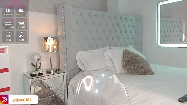 Snapshot of emma_zoe19 chatting on February 6, 8:56 pm emma zoe19 online show from February 6, 8:56 pm