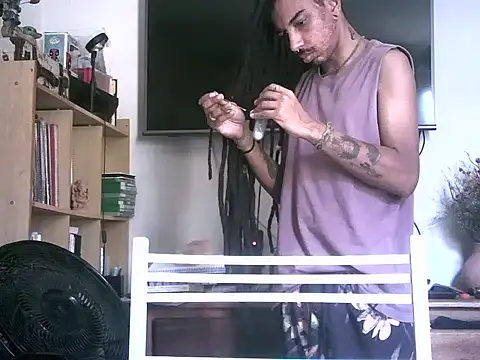 Snapshot of DarkSlim666 chatting on January 12, 1:18 pm DarkSlim666 online show from January 12, 1:18 pm