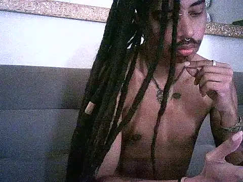 Snapshot of DarkSlim666 chatting on January 7, 4:23 pm DarkSlim666 online show from January 7, 4:23 pm