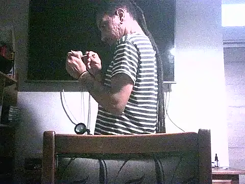 Snapshot of DarkSlim666 chatting on February 4, 10:38 pm DarkSlim666 online show from February 4, 10:38 pm