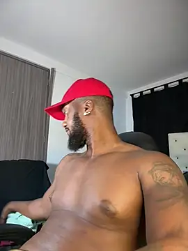 Snapshot of blackdrey18 chatting on June 26, 3:01 am blackdrey18 online show from June 26, 3:01 am