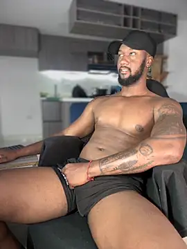 Snapshot of blackdrey18 chatting on October 20, 2:28 pm blackdrey18 online show from October 20, 2:28 pm