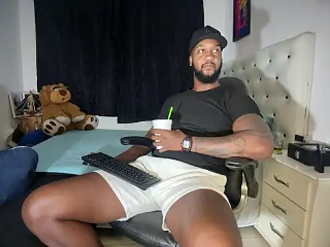 Snapshot of blackdrey18 chatting on June 21, 3:23 am blackdrey18 online show from June 21, 3:23 am