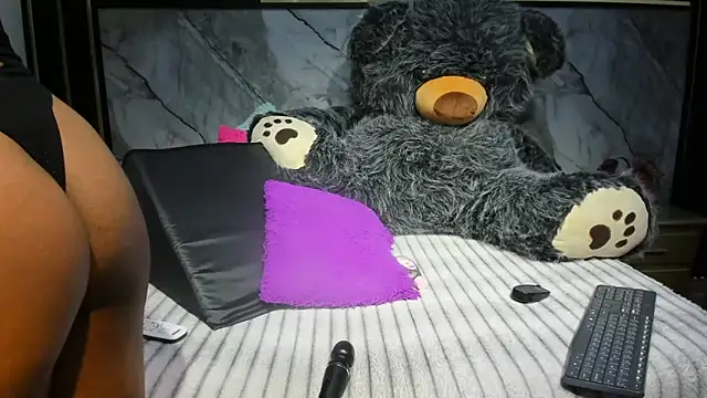 Niyirey1 online show from November 4, 12:31 pm