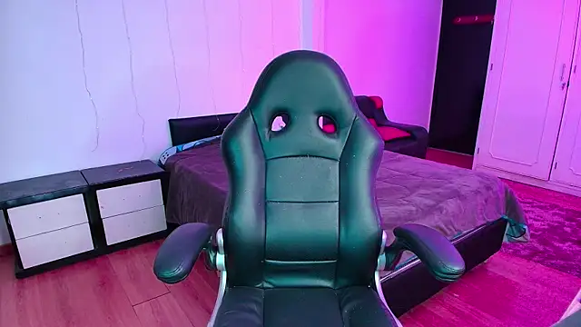 Snapshot of yesie_hot chatting on November 24, 11:16 pm yesie hot online show from November 24, 11:16 pm