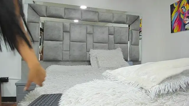 Candy And Andy  online show from April 16, 3:07 am