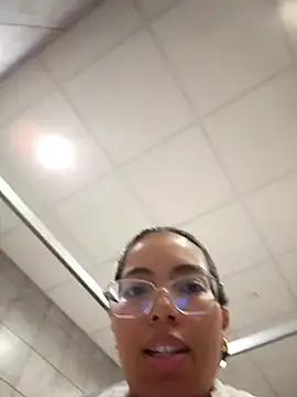 Snapshot of SheenaBrooke chatting on October 31, 4:03 pm SheenaBrooke online show from October 31, 4:03 pm