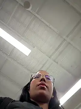 Snapshot of SheenaBrooke chatting on October 30, 7:33 pm SheenaBrooke online show from October 30, 7:33 pm