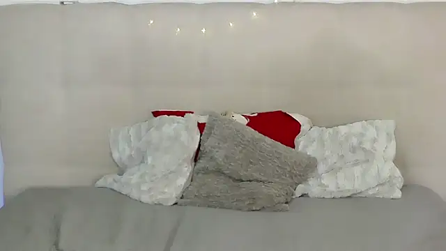 PetersEmily online show from February 7, 9:04 pm