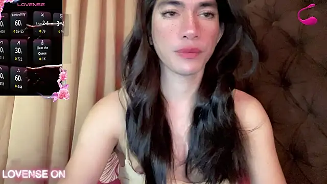 Snapshot of QUEEN_LILITH chatting on June 18, 6:34 am QUEEN LILITH online show from June 18, 6:34 am