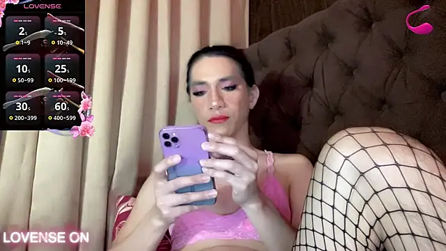 Snapshot of QUEEN_LILITH chatting on June 6, 8:08 am QUEEN LILITH online show from June 6, 8:08 am