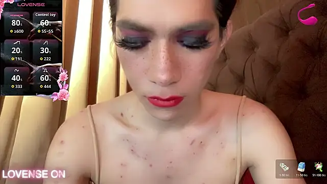 Snapshot of QUEEN_LILITH chatting on June 29, 10:15 am QUEEN LILITH online show from June 29, 10:15 am