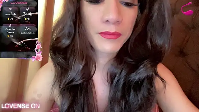 Snapshot of QUEEN_LILITH chatting on June 27, 8:31 am QUEEN LILITH online show from June 27, 8:31 am