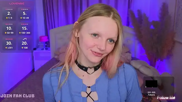 Snapshot of evangel1ne chatting on March 1, 4:33 pm evangel1ne online show from March 1, 4:33 pm