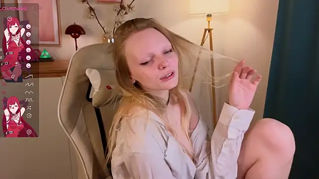 Snapshot of evangel1ne chatting on October 12, 9:38 pm evangel1ne online show from October 12, 9:38 pm