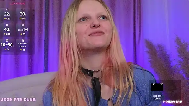 Snapshot of evangel1ne chatting on March 2, 9:43 am evangel1ne online show from March 2, 9:43 am