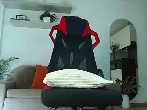 Robyn Miller online show from October 20, 4:07 pm